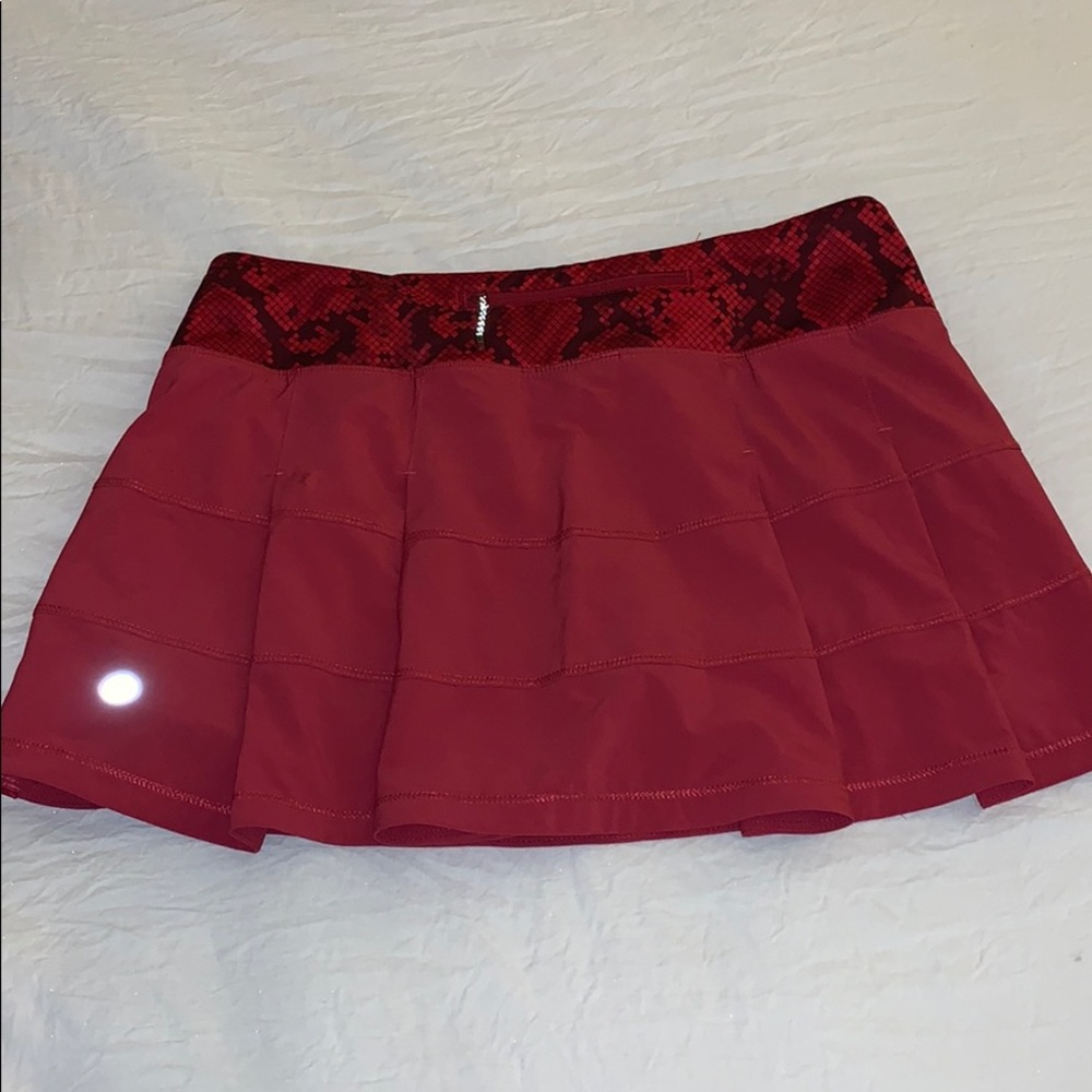 Like new Lululemon running skirt. SUPER cute!